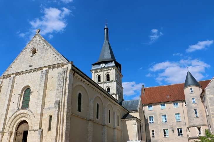 L'église Saint Gaultier. - Saint-Gaultier