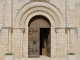 Le portail axial de la façade occidentale de l'église Saint Gaultier.