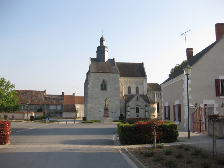 Bd Rabelais et l'Eglise - Saint-Genou