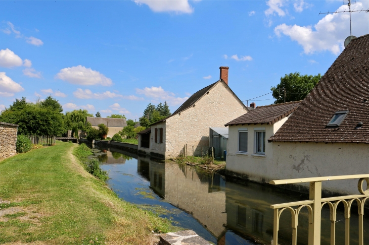 Le Canal. - Saint-Genou