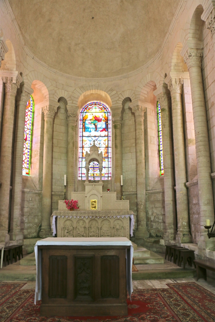 Eglise Saint Genou (ancienne abbatiale). Le choeur. - Saint-Genou