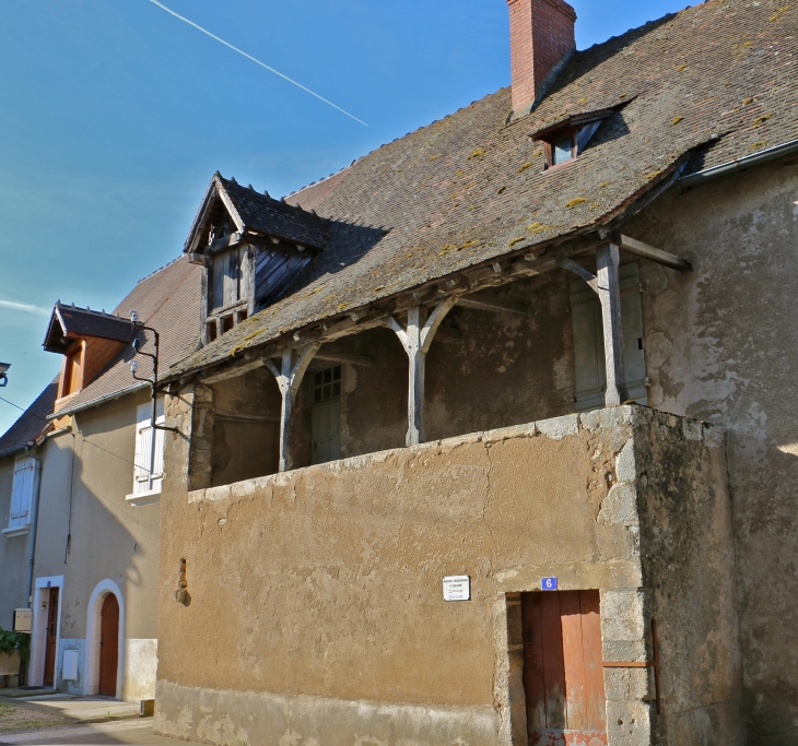 Maison vigneronne du village. - Saint-Marcel