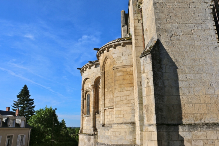 Eglise Saint Marcel : le chevet roman du XIIe siècle.. - Saint-Marcel