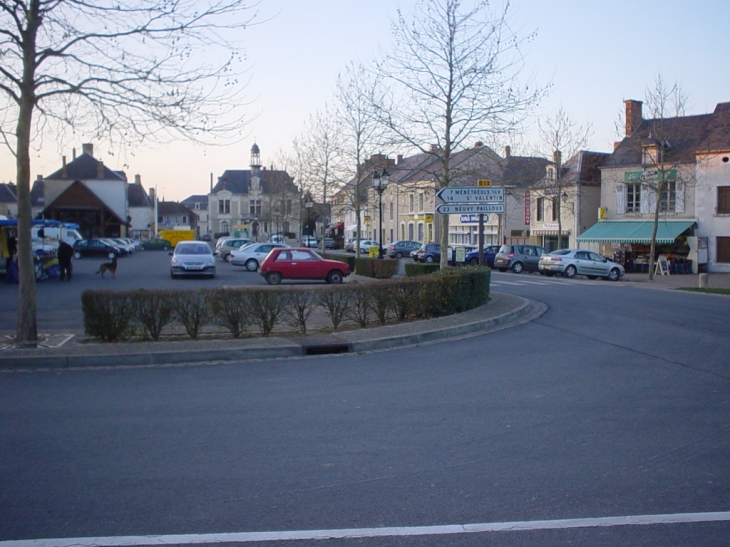 Photo à Vatan (36150) Place de la République Vatan, 5417