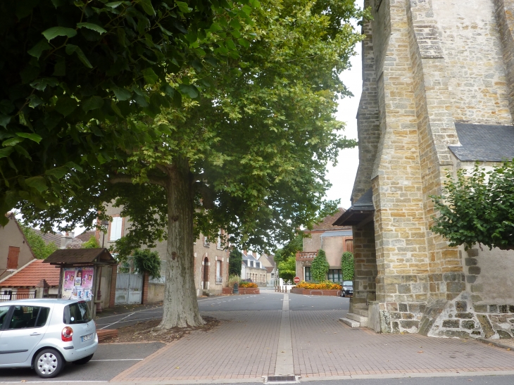 Place de l'église - Châtres-sur-Cher