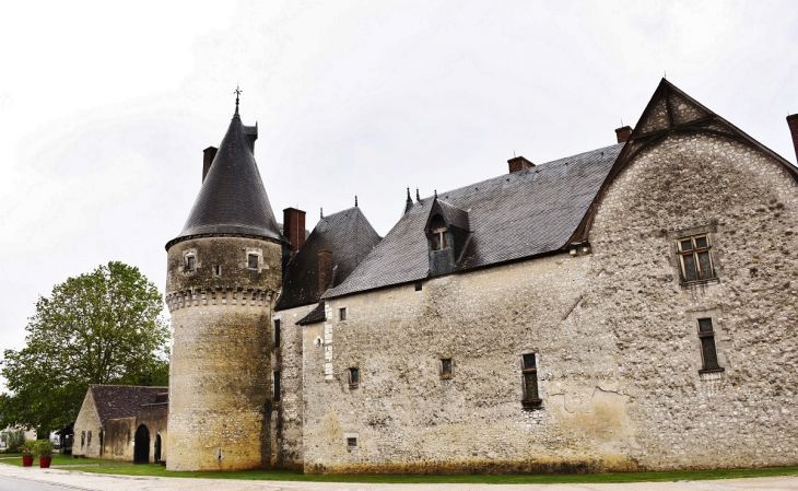 Le Château - Fougères-sur-Bièvre