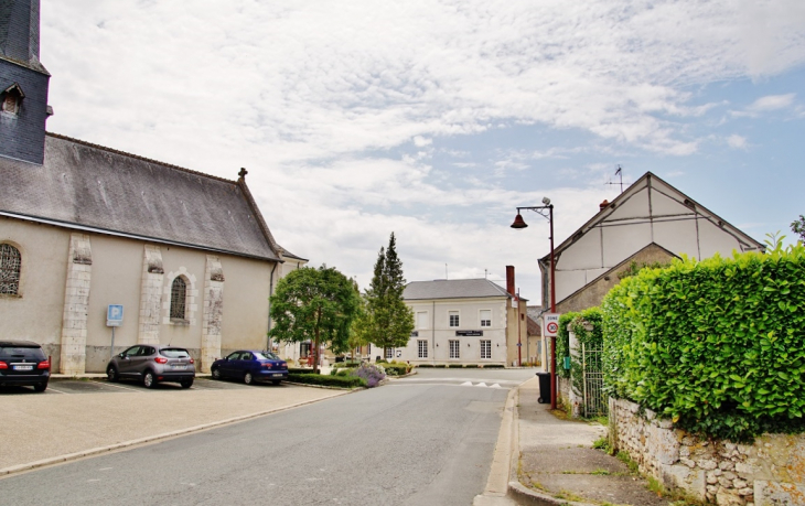 La Commune - La Chapelle-Vendômoise