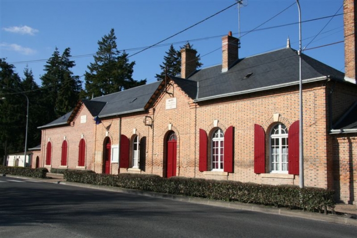 La mairie de La Ferté Beauharnais - La Ferté-Beauharnais