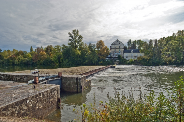  Barrage à aiguilles sur la rivière  - Montrichard