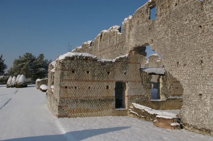 Ruines gallo-romaines des Mazelles - Thésée