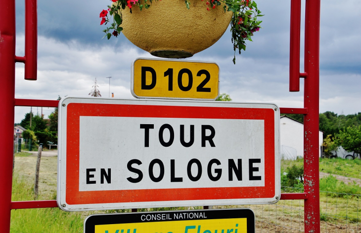  - Tour-en-Sologne