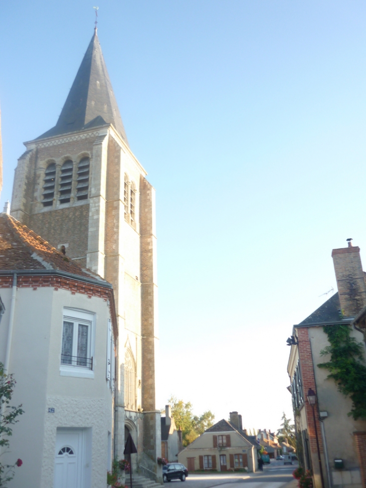 L'Eglise et la Grande Rue - Vouzon