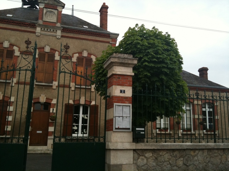 La mairie suite - Autruy-sur-Juine