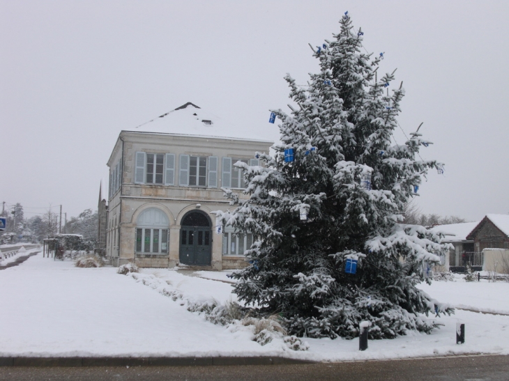 Mairie sous la neige - Autry-le-Châtel