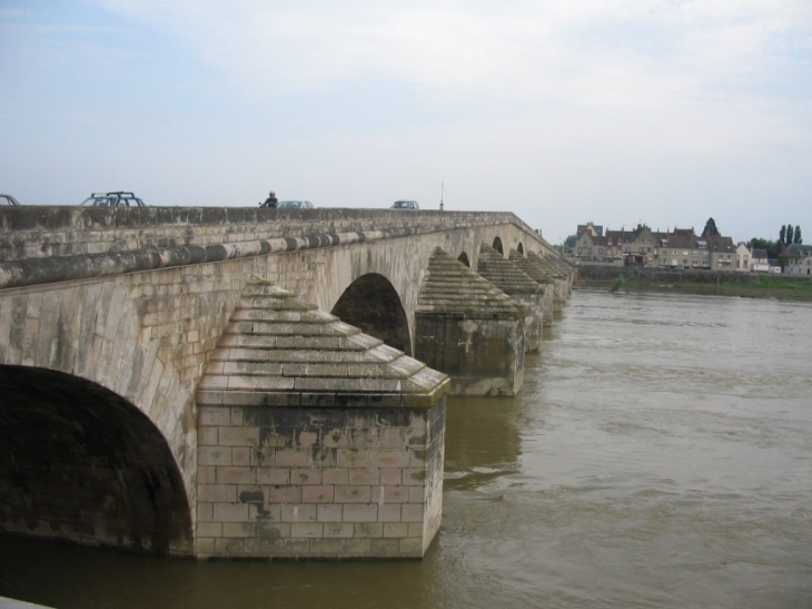 Gien-le-pont-st-Nicolas  XVI ème