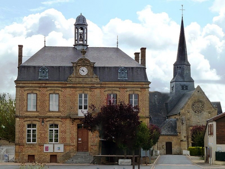 La mairie et l'église - Amagne