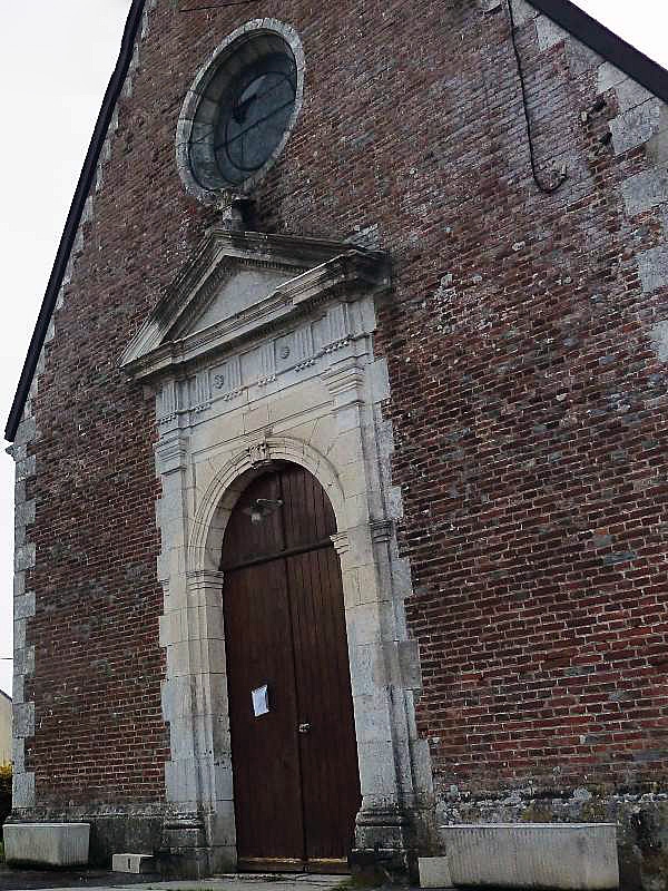 L'entrée de l'église - Blanchefosse-et-Bay
