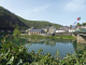 Bogny :  la Meuse et Château Regnault sur l'autre rive