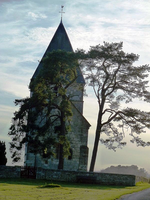 église de Malmy  Le 1er Janvier 2016 les communes Chémery-sur-Bar et Chéhéry   ont fusionné  pour former la nouvelle commune Chémery-Chéhéry.