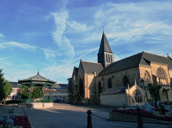 Place de l'église - Donchery