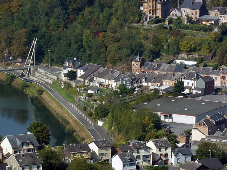 Ville en bord de Meuse - Fumay