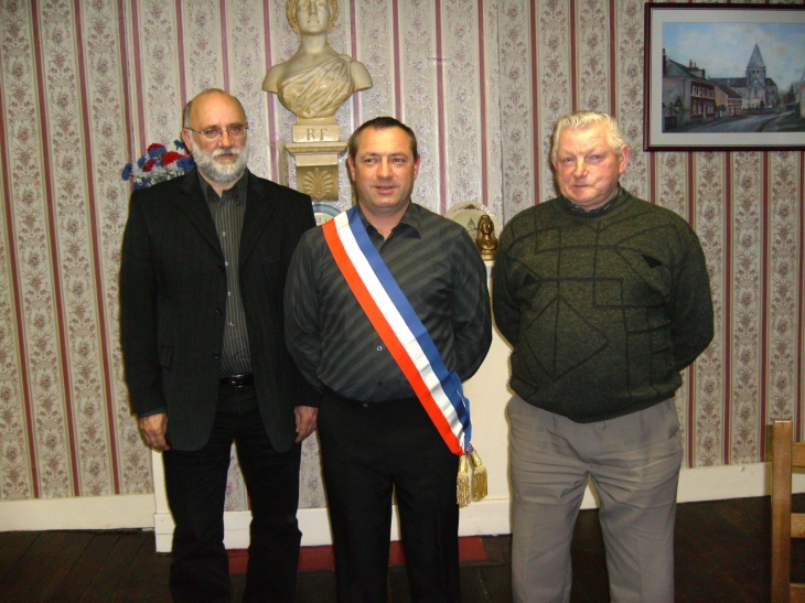 2008-maire-et-adjoints-wilhelm-marlier-philippe-champion-daniel-dupont - Hannappes