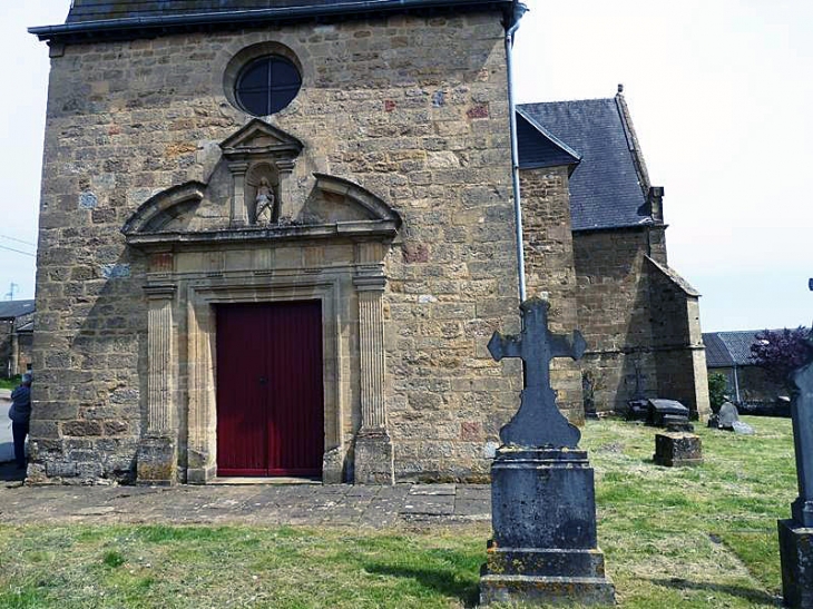 L'entrée de l'église - L'Échelle