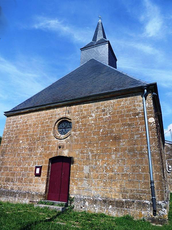 L'entrée de l'église - Les Petites-Armoises