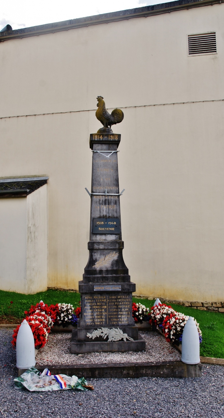 Monument aux Morts - Lumes