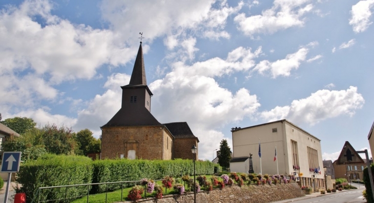!église Saint-Brice et la Mairie - Lumes
