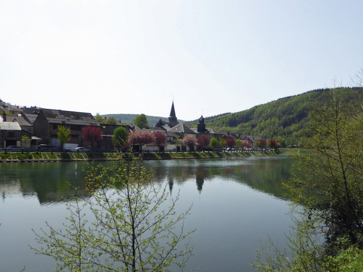 Au bord de la Meuse - Monthermé