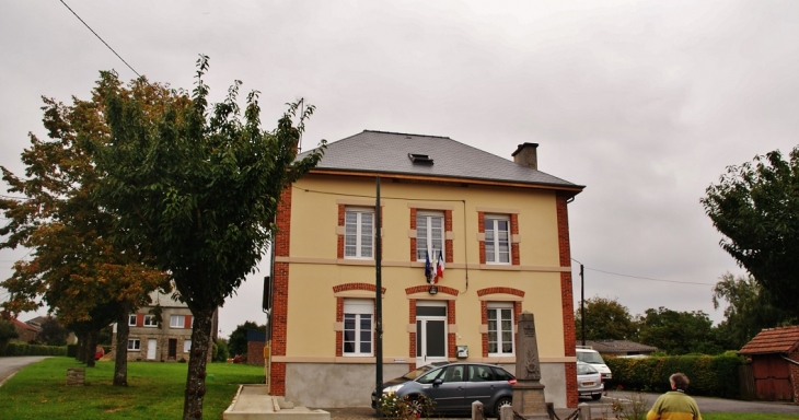 Photo à TrembloislèsRocroi (08150) La Mairie TrembloislèsRocroi