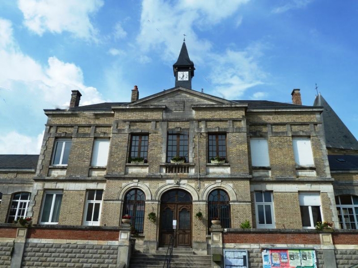 Photo à Voncq (08400) La mairie Voncq, 304154