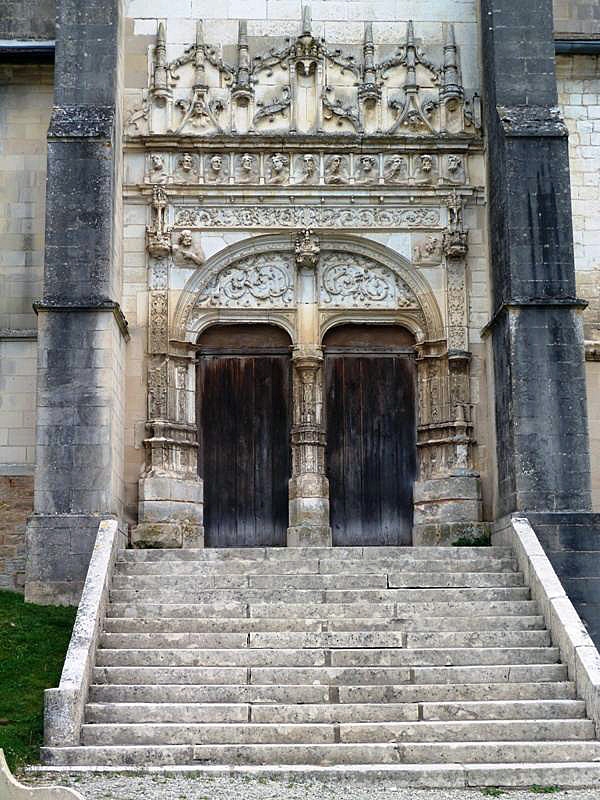 Le portail de l'église - Auxon