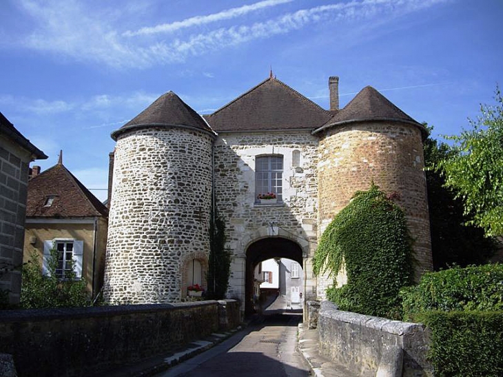 L'entrée du village - Ervy-le-Châtel