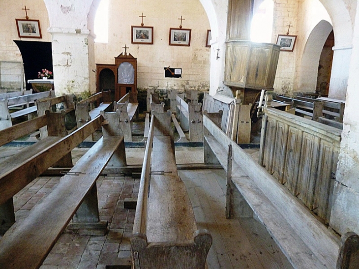 L'intérieur de l'église - Joncreuil