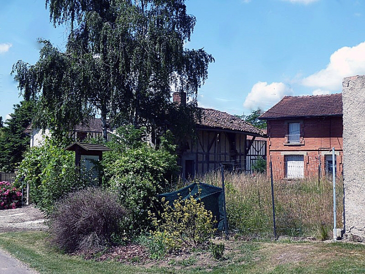 Maisons du village - Joncreuil