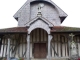 Photo précédente de Lentilles La façade Ouest de l'église, remarquez les écailles de bois qui recouvent tout le clocher au dessus du porche la statue de Saint Jaques.
