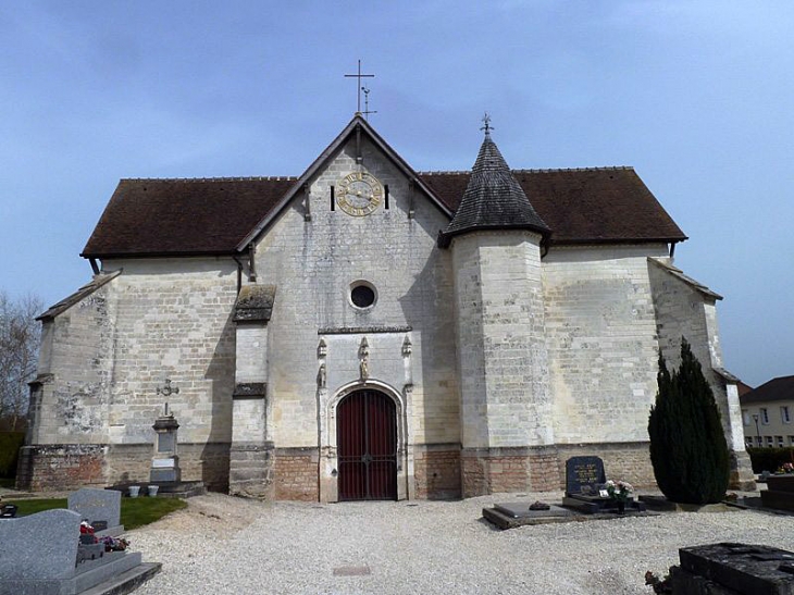 L'entrée de l'église - Luyères