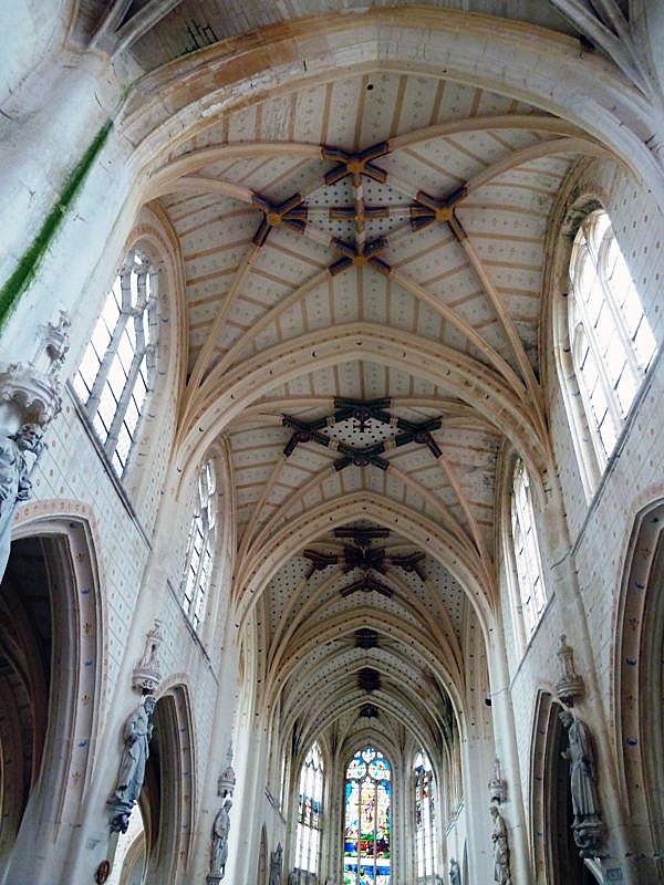 L'intérieur de l'église - Rumilly-lès-Vaudes
