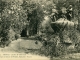 Jardin de Chevreuse - Le Vin, Vase en Bronze de Briden, Sculteur Troyen (carte postale de 1919)