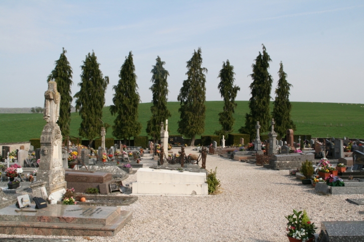 Le cimetière - Breuvannes-en-Bassigny