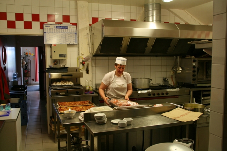 Autre vue sur la cuisine - Breuvannes-en-Bassigny