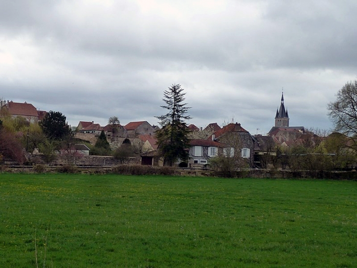 Vue sur la ville - Châteauvillain