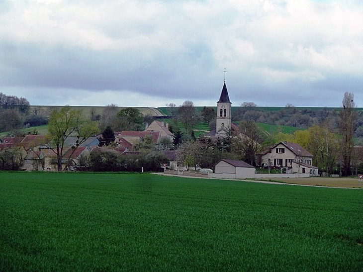 Vue sur le village rattaché d'Essey les Ponts - Châteauvillain