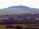 la croix de Lorraine visible de très loin.Le 1er Janvier 2017, les communes Colombey-les-Deux-Églises - Lamothe-en-Blaisy ont fusionné pour former la nouvelle commune Colombey-les-Deux-Églises.  