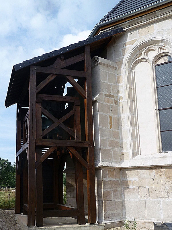 La cloche de l'église mise à l'abri - Éclaron-Braucourt-Sainte-Livière