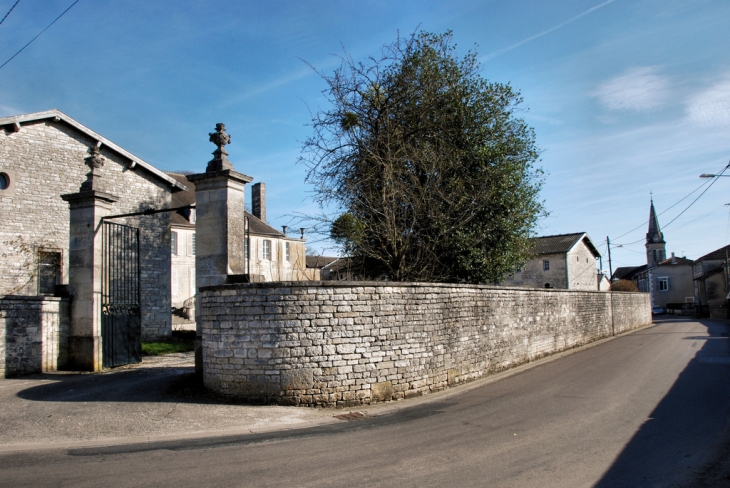Le Chateau et l'Eglise de Bienville Eurville - Eurville-Bienville