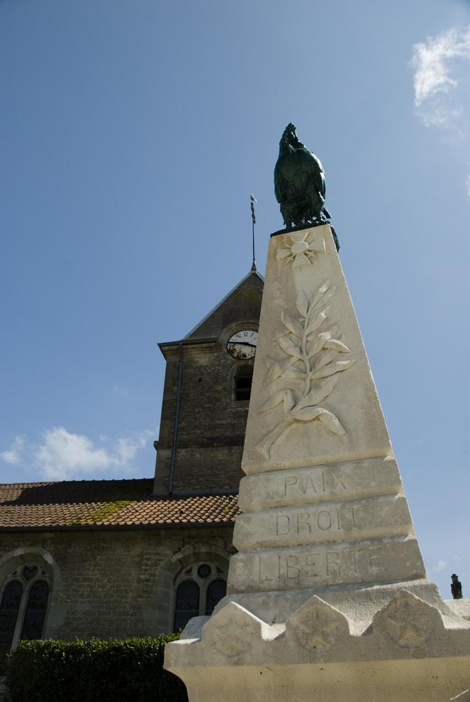 Paix -Droit-Liberté et... Devoirs-respect-Patrie . Le monument aux morts - Fontaines-sur-Marne