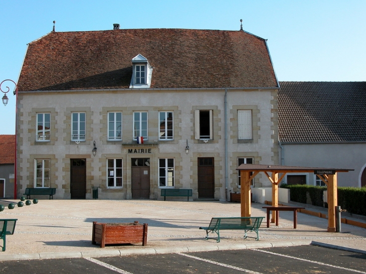 Place de la mairie - Laferté-sur-Amance